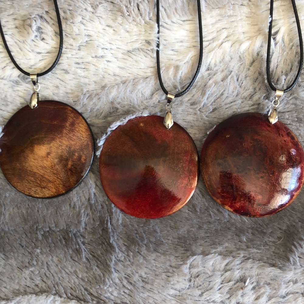 Necklaces - Picture 4 of 4